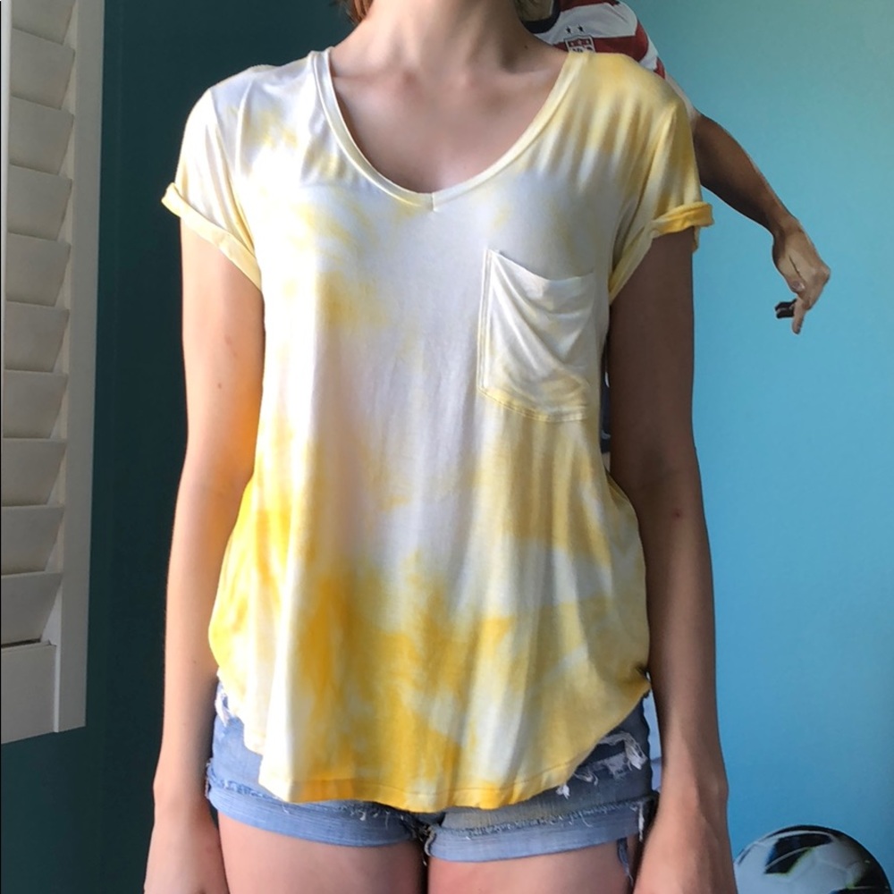Yellow tie dye tee
